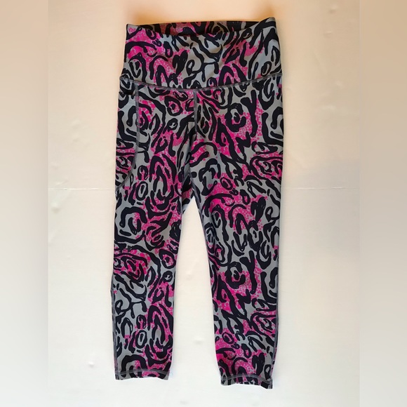 Under Armour Women’s Size S Multi Color Swirl Heatgear Ankle Leggings - Picture 1 of 4